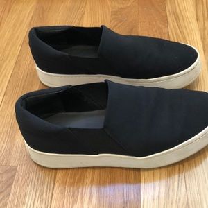 Vince Warren Slip On Sneaker